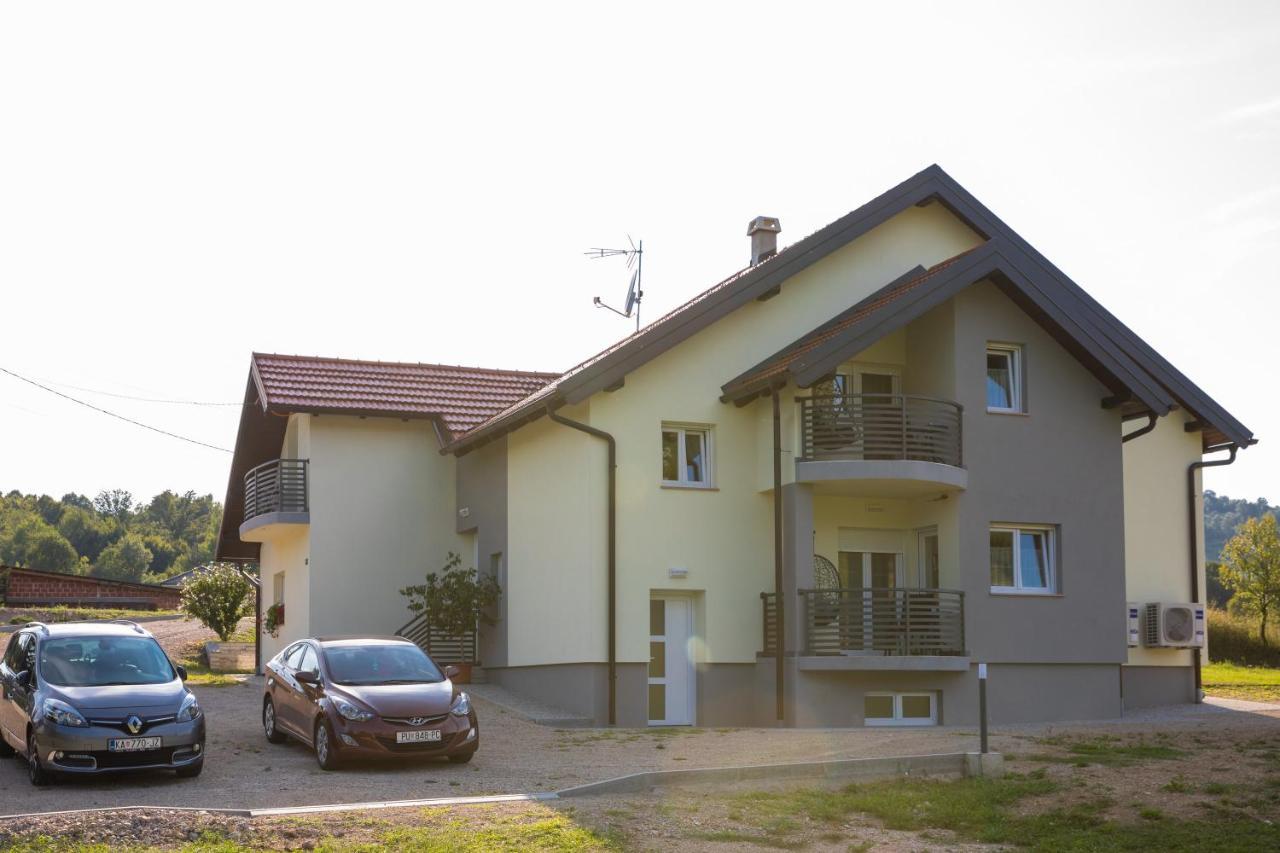 Apartmani Leptir Rakovica Exterior photo